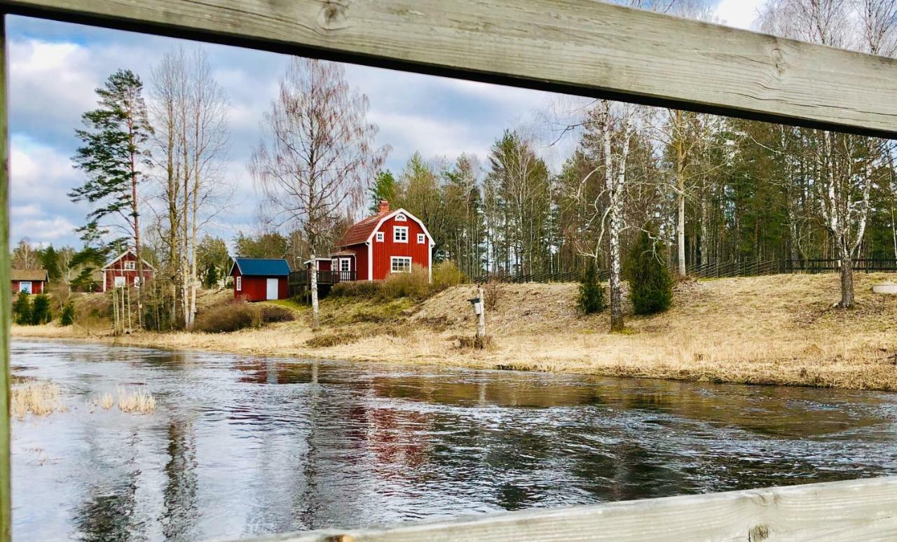 Cosy River House Kvillsfors Екстер'єр фото